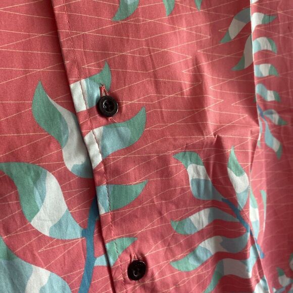 Cloud9 Button Up Shirt Casual Short Sleeve Size Medium Pink Vacation Travel - Picture 5 of 7